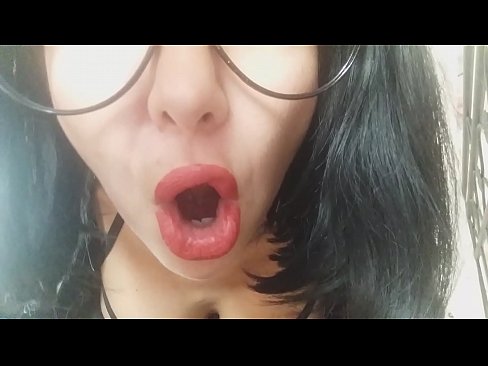 ❤️ Kara, via duonpatrino ne lasos vin iri al lernejo hodiaŭ... Mi bezonas vin tro multe... ❤️ Anala video ĉe ni