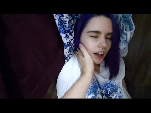 ❤️ Trovis mian fratinon en la ŝranko kaj helpis ŝin kumi ❤️ Anala video ĉe ni